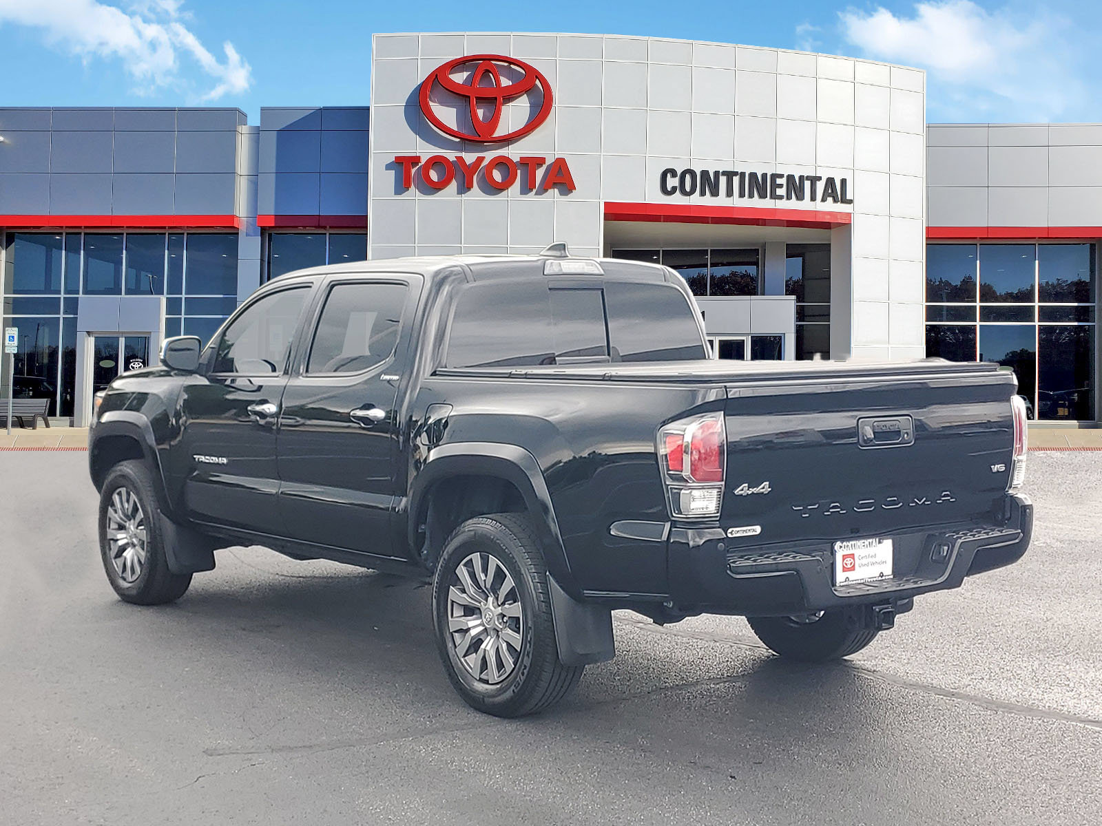Certified 2023 Toyota Tacoma Limited AWD/4WD image 4