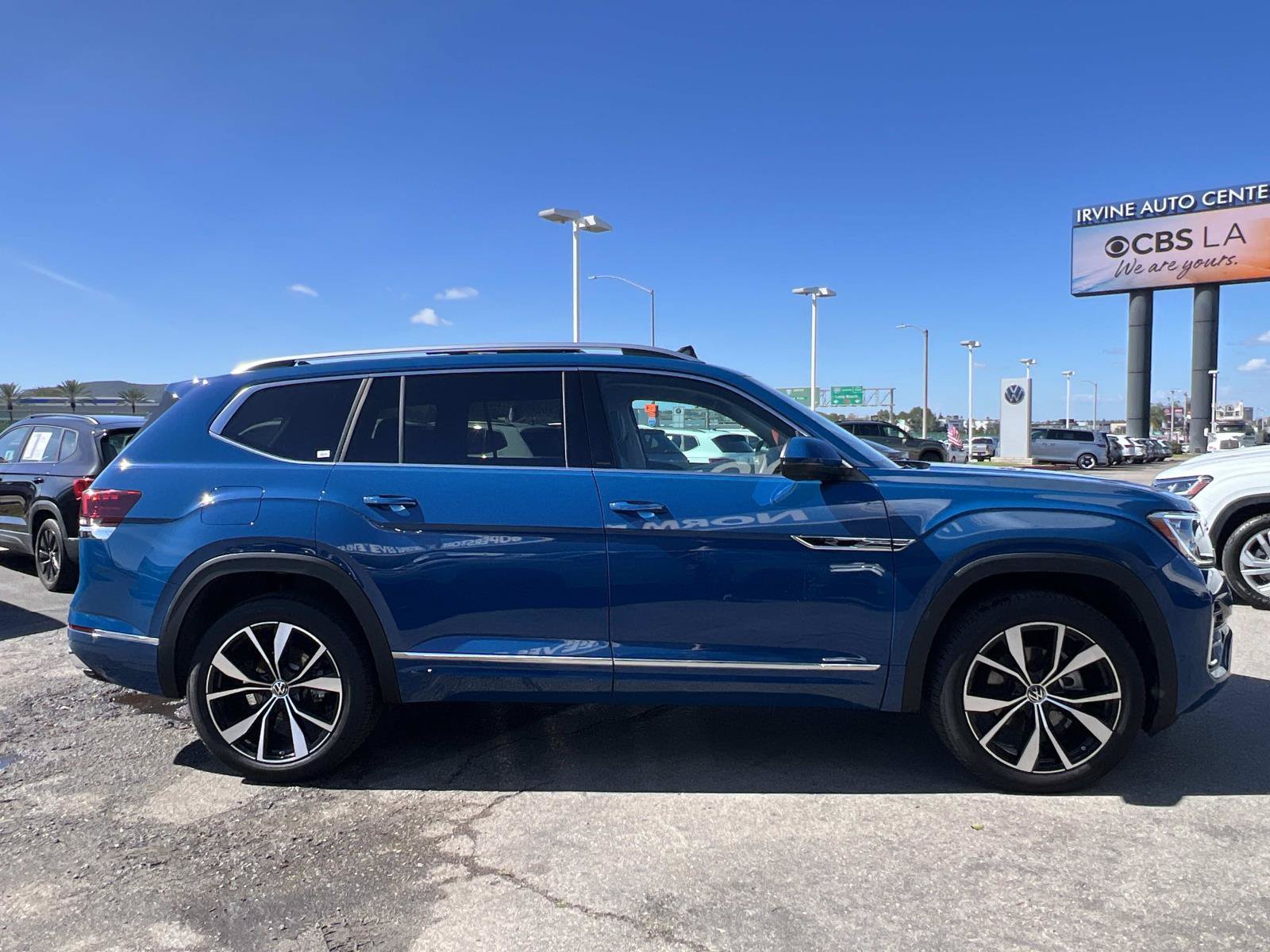 Certified 2025 Volkswagen Atlas SEL Premium R-Line AWD/4WD image 29