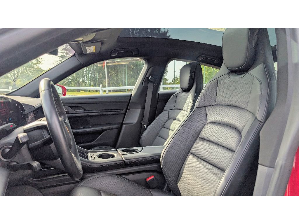 Used 2020 Porsche Taycan 4S image 15