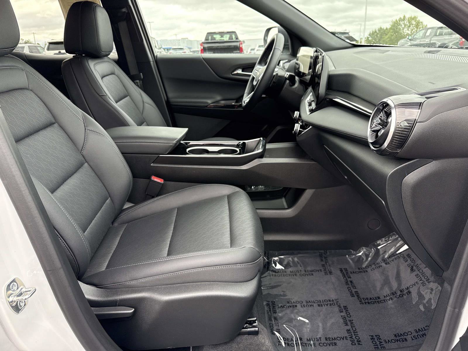 Used 2025 Chevrolet Equinox LT w/ Convenience Package II image 19