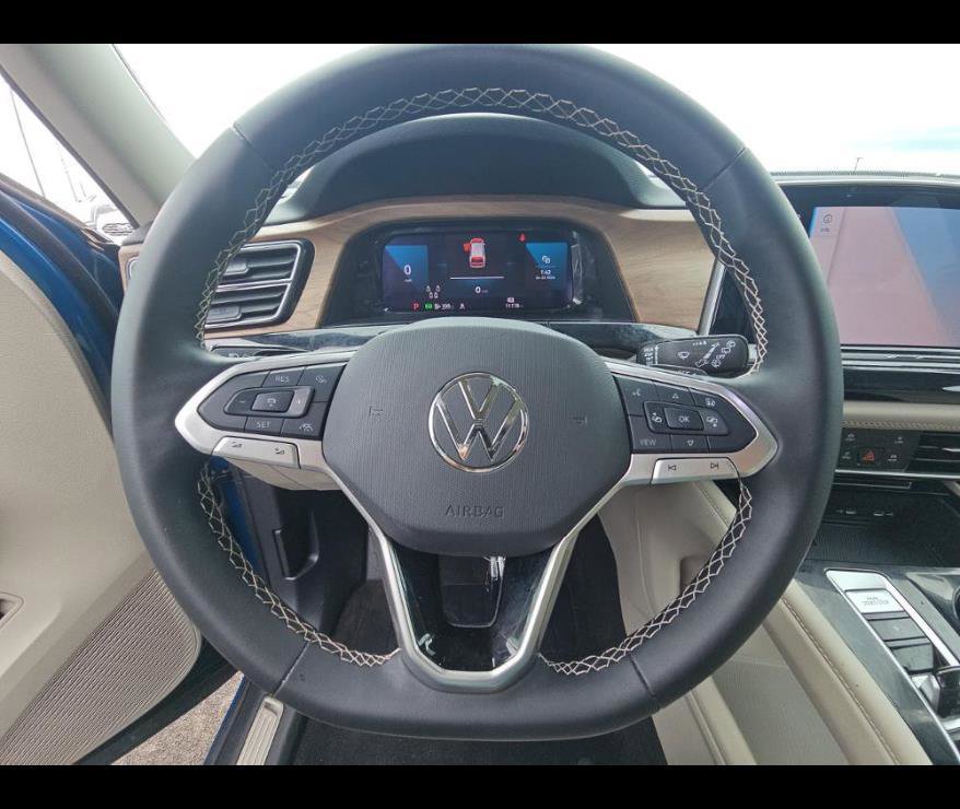 Used 2025 Volkswagen Atlas SE FWD image 5