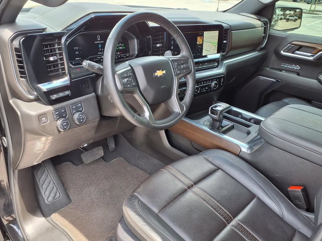 Used 2024 Chevrolet Silverado 1500 High Country w/ Technology Package AWD/4WD image 23