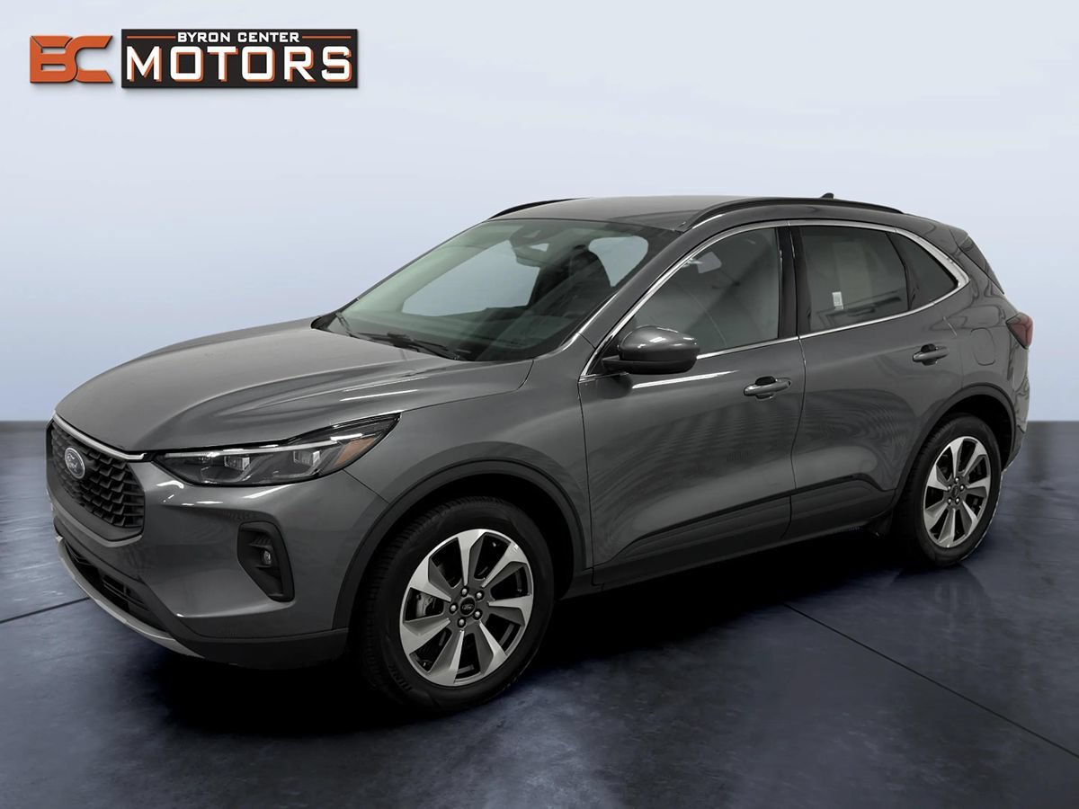 Used 2025 Ford Escape Platinum AWD/4WD image 1