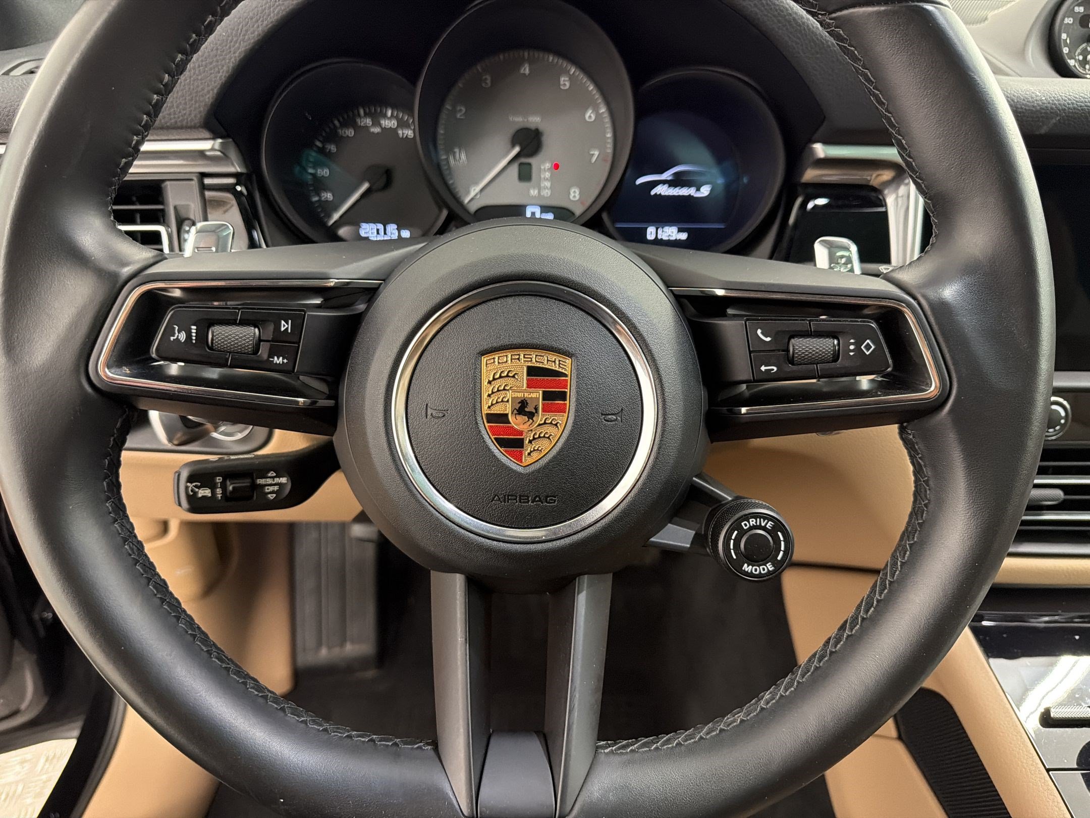 Certified 2023 Porsche Macan S AWD/4WD image 11