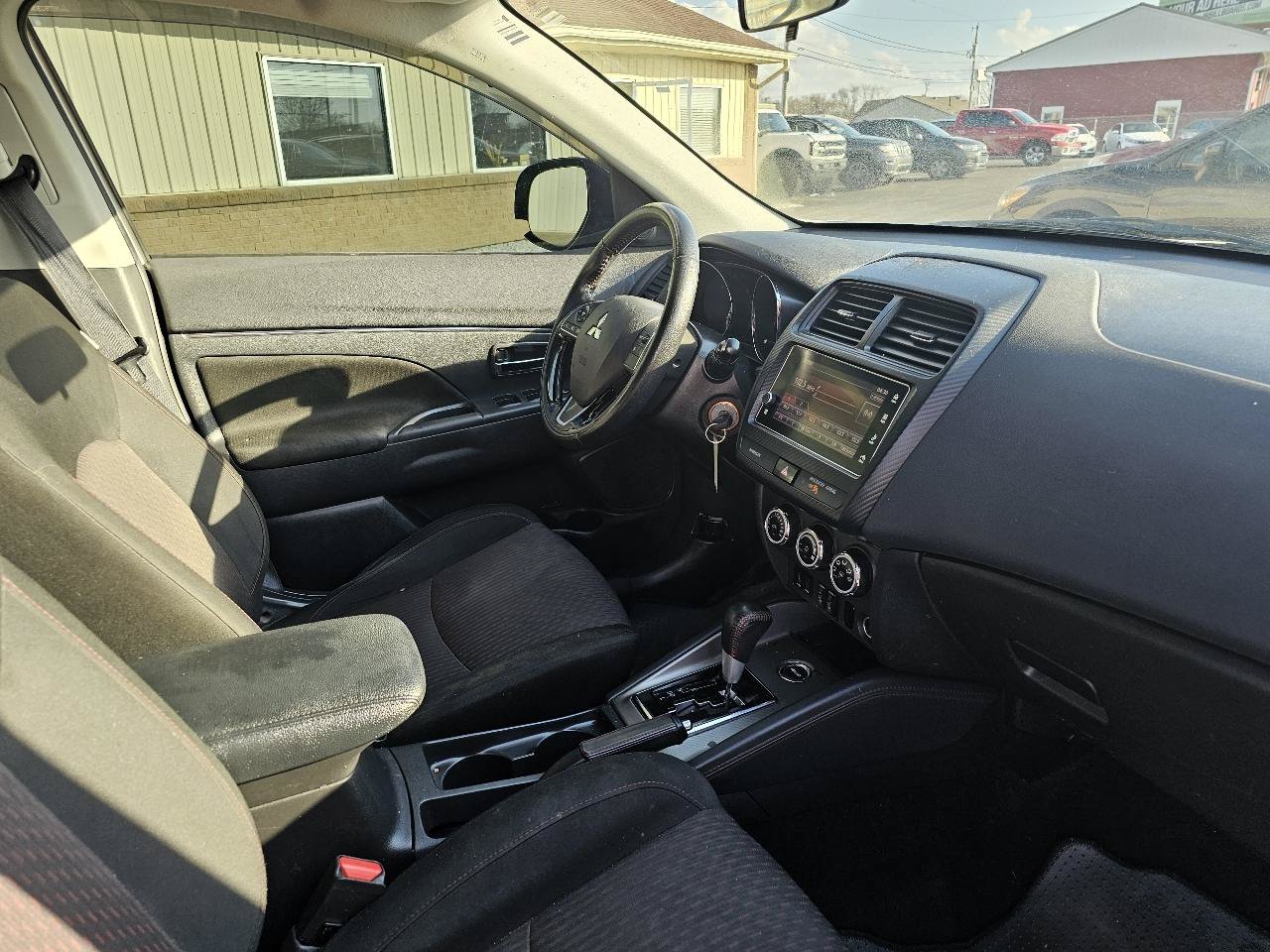 Used 2019 Mitsubishi Outlander Sport ES AWD/4WD image 17