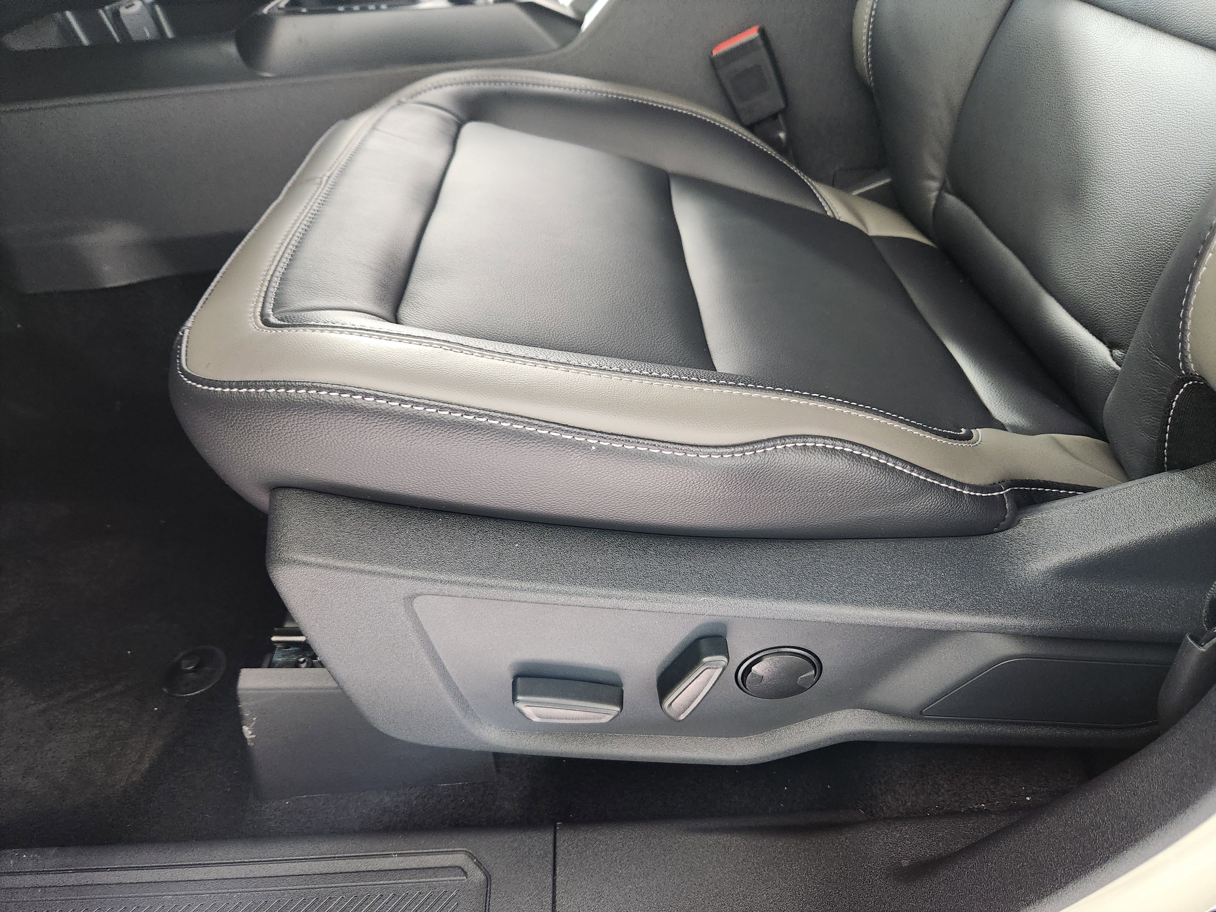 New 2025 Ford Bronco Outer Banks image 13