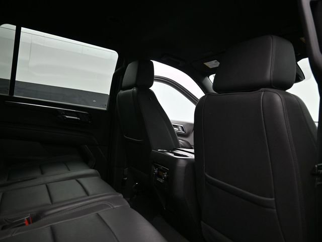 Used 2025 Chevrolet Suburban Z71 image 22
