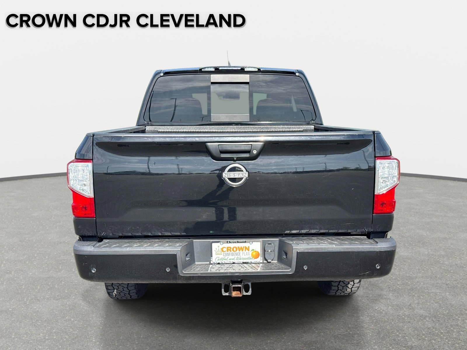 Used 2024 Nissan Titan SV AWD/4WD image 6