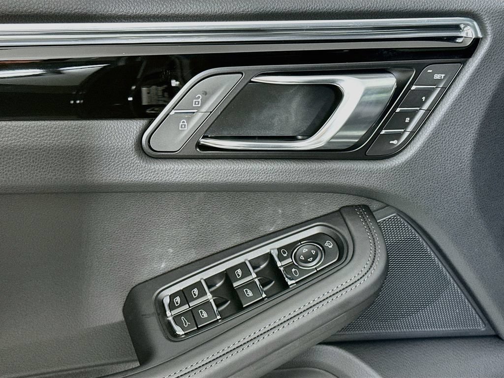 New 2026 Porsche Macan AWD/4WD image 20