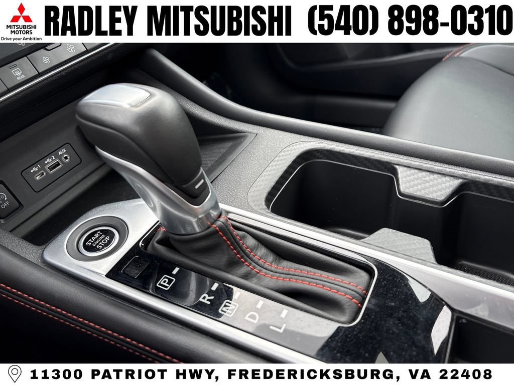 Used 2025 Nissan Sentra SR w/ SR Premium Package FWD image 11