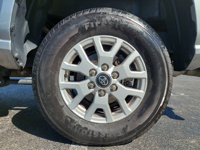 Used 2024 Toyota Tacoma SR5 AWD/4WD image 33