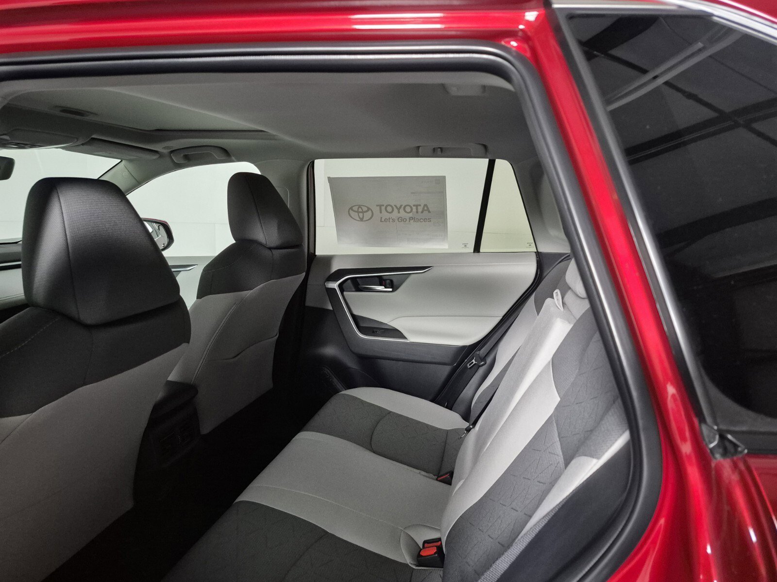 New 2025 Toyota RAV4 XLE image 30