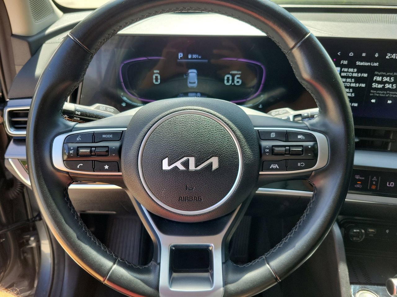 Used 2024 Kia Sportage EX image 17