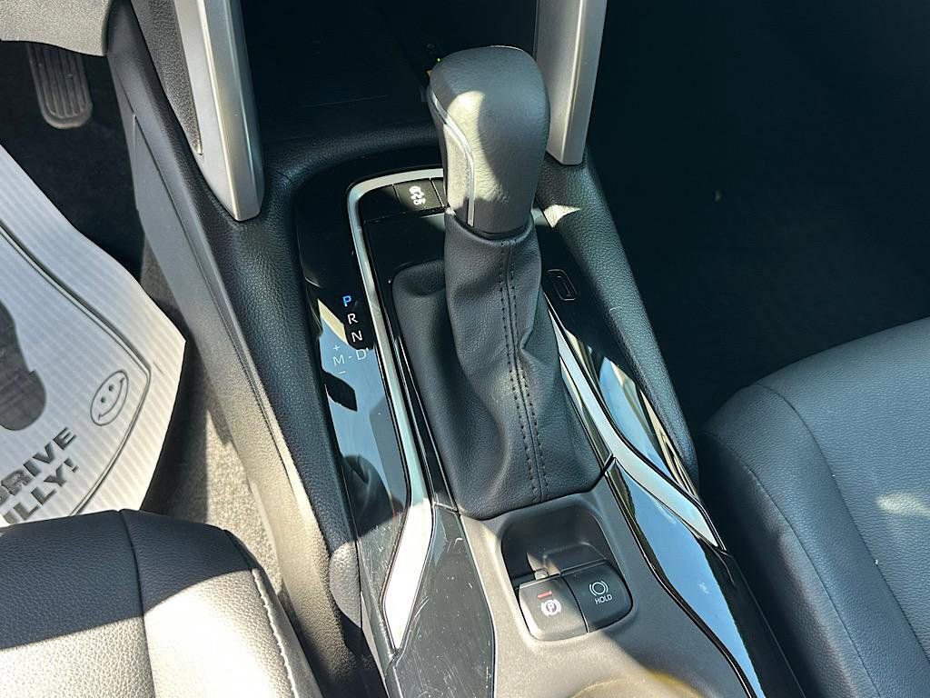 Certified 2023 Toyota Corolla Cross XLE image 24