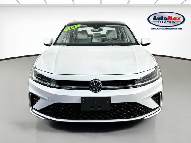 Used 2025 Volkswagen Jetta SE FWD image 5