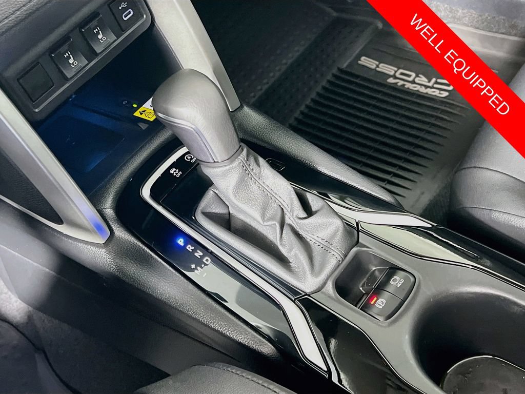 Used 2023 Toyota Corolla Cross XLE w/ Convenience Package FWD image 16