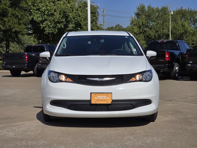Certified 2023 Chrysler Voyager LX FWD image 2