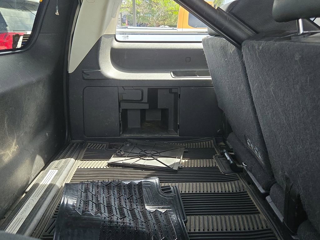 Used 2013 Cadillac Escalade ESV Premium AWD/4WD image 8