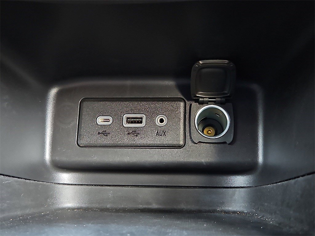 Used 2023 Chevrolet Equinox RS image 27