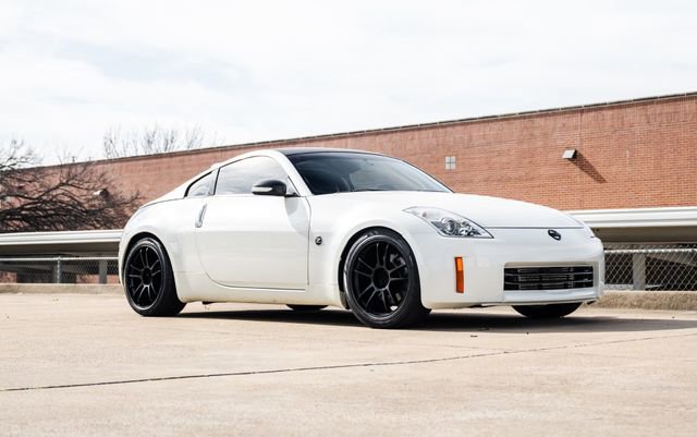 Used 2006 Nissan 350Z Coupe w/ (N93) Cargo Convenience Pkg image 31