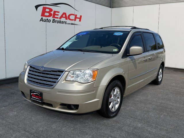 Used 2010 Chrysler Town & Country Touring w/ Entertainment Group #2 FWD image 1