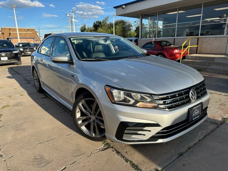 Used 2018 Volkswagen Passat 2.0T R-Line FWD image 1