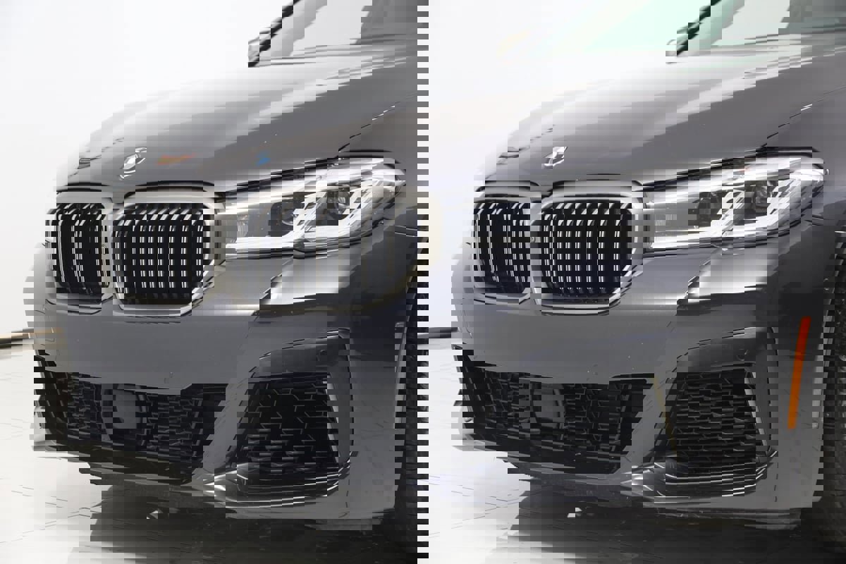Used 2023 BMW M550i xDrive image 66