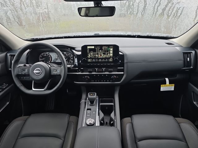 New 2025 Nissan Pathfinder SL image 11