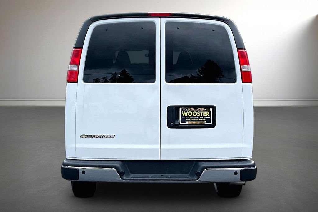 Used 2024 Chevrolet Express 3500 LT w/ LT Preferred Equipment Group RWD image 6