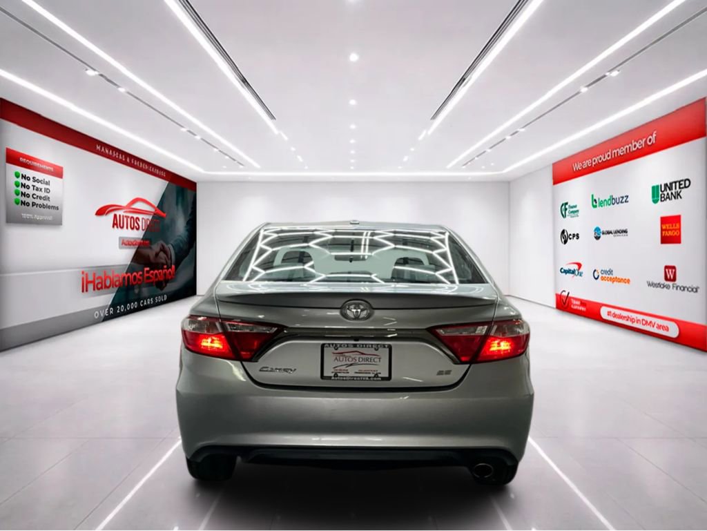 Used 2016 Toyota Camry SE image 6