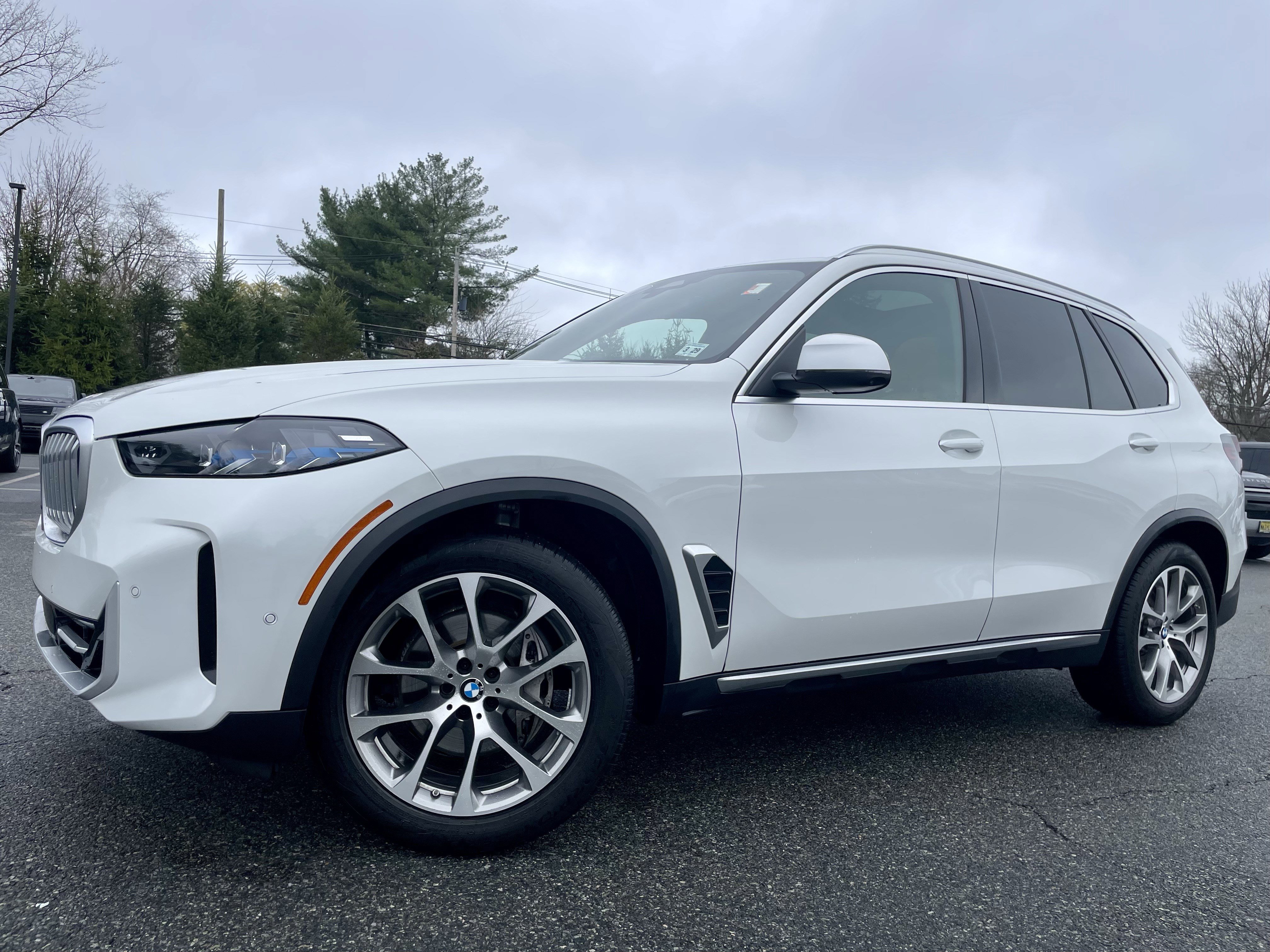 Used 2024 BMW X5 xDrive40i w/ Premium Package AWD/4WD image 36