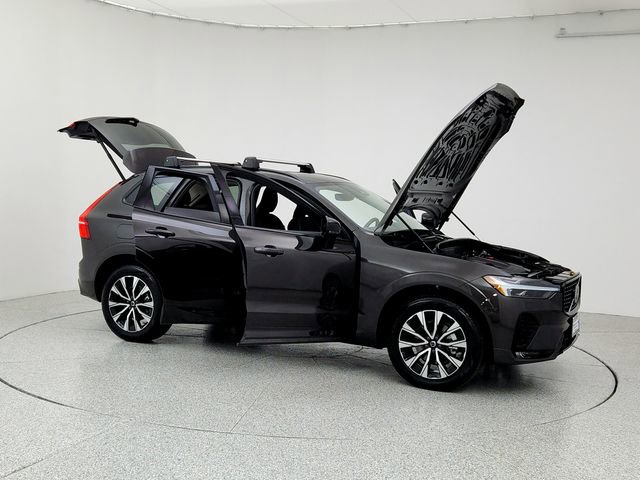 New 2025 Volvo XC60 B5 Core w/ Protection Package Premier image 10