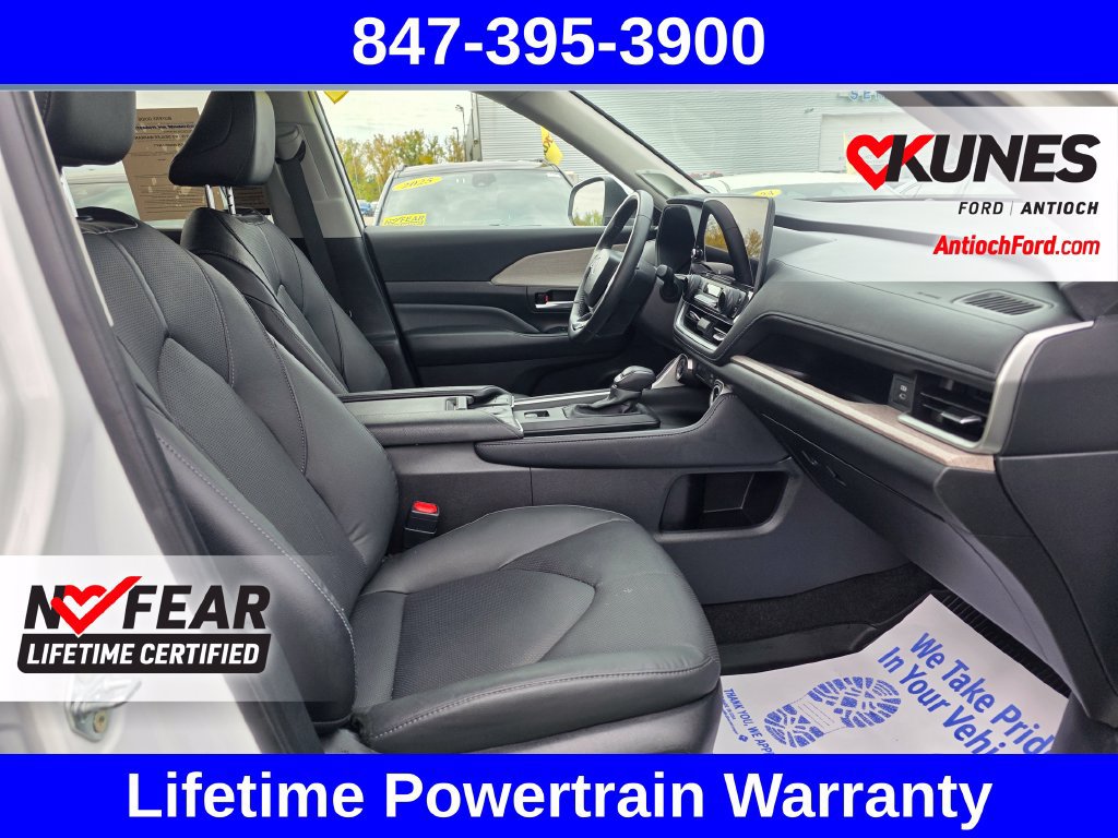 Used 2024 Toyota Grand Highlander AWD image 39