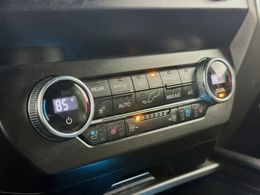 Used 2019 Ford Expedition Max XLT w/ Equipment Group 202A AWD/4WD image 18
