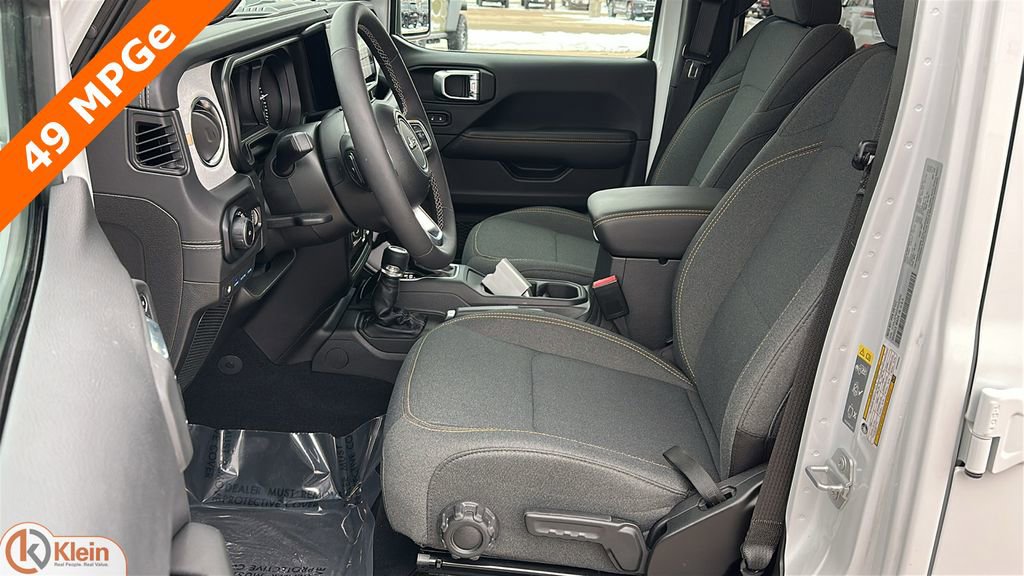 Used 2025 Jeep Wrangler Sahara 4xe image 14