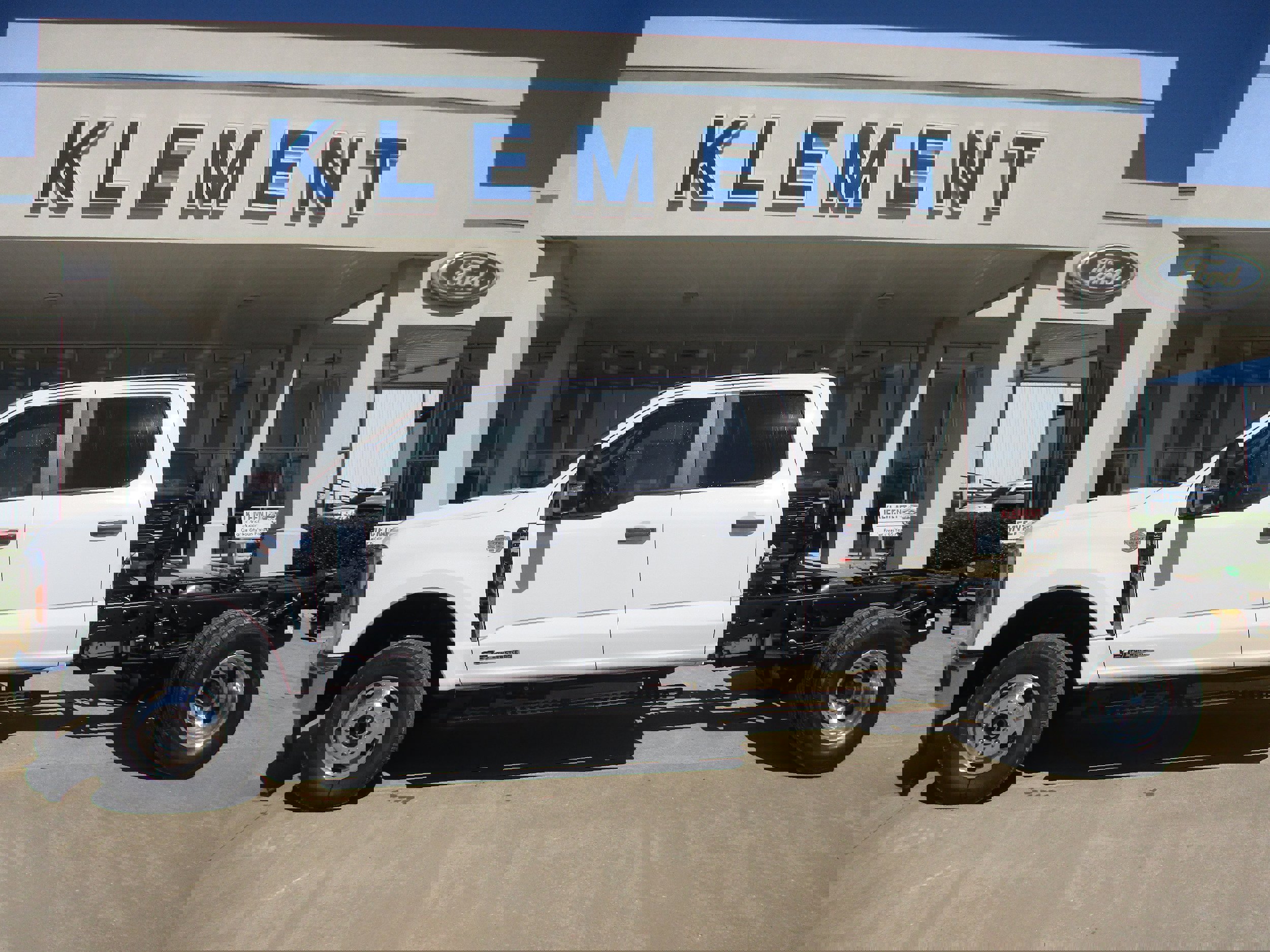 New 2026 Ford F350 4x4 Crew Cab DRW Super Duty video 1