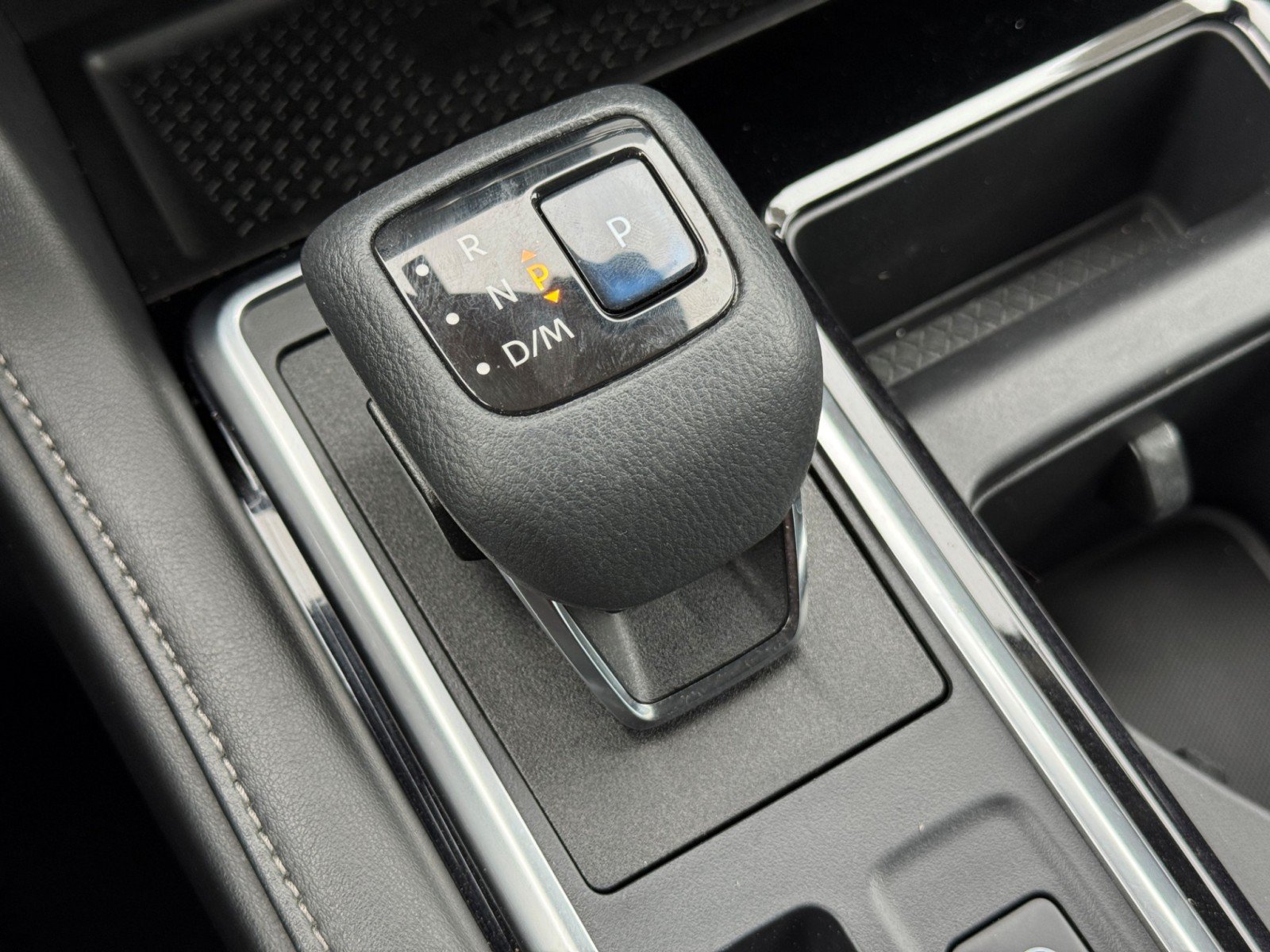 Used 2022 Nissan Pathfinder SL w/ SL Premium Package FWD image 29