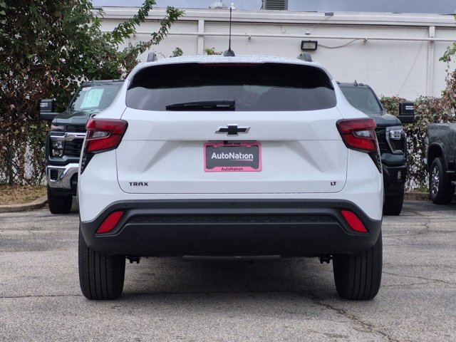 New 2026 Chevrolet Trax LT w/ Sunroof Package FWD image 8
