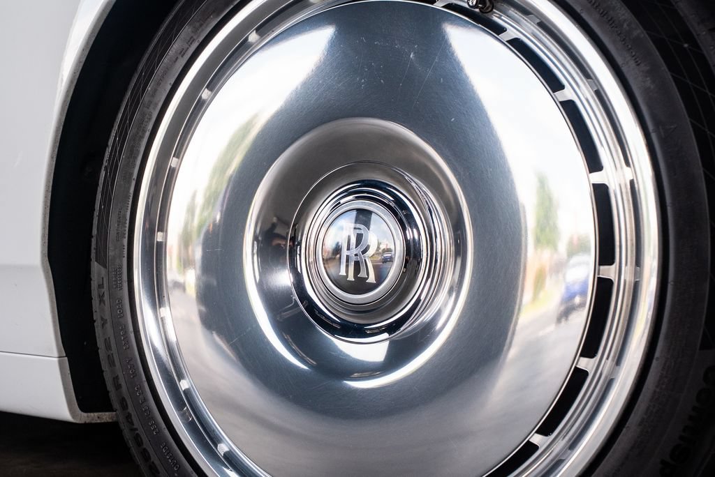 Used 2019 Rolls-Royce Phantom Sedan RWD image 15