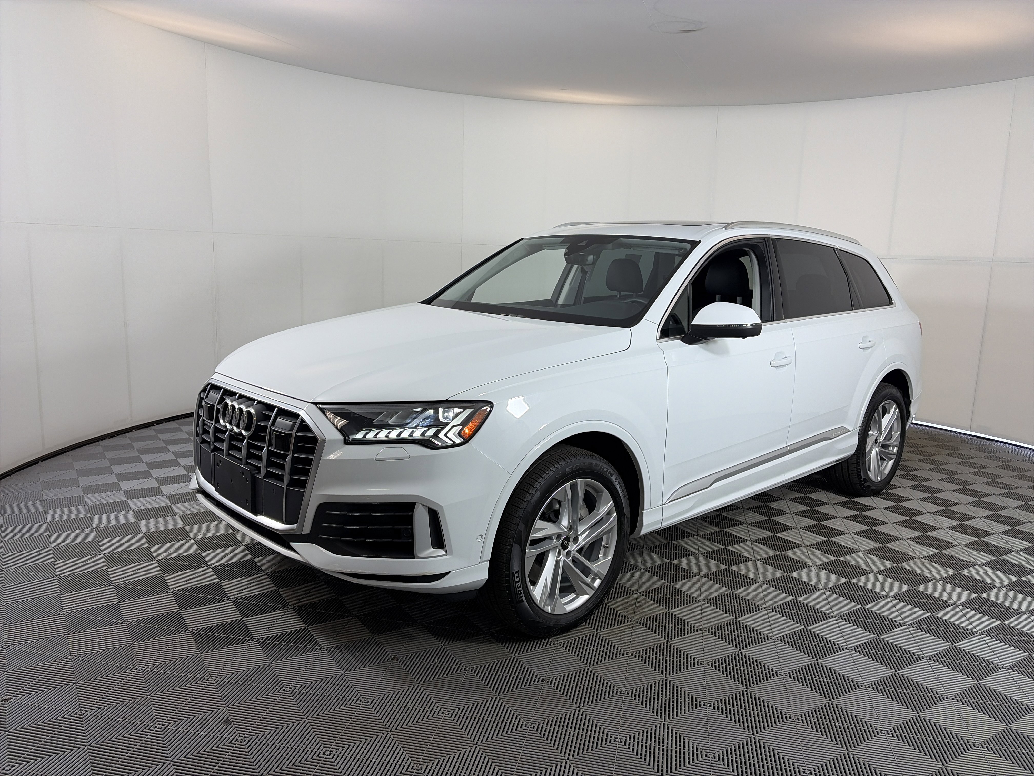 Certified 2023 Audi Q7 2.0T Premium Plus AWD/4WD image 2