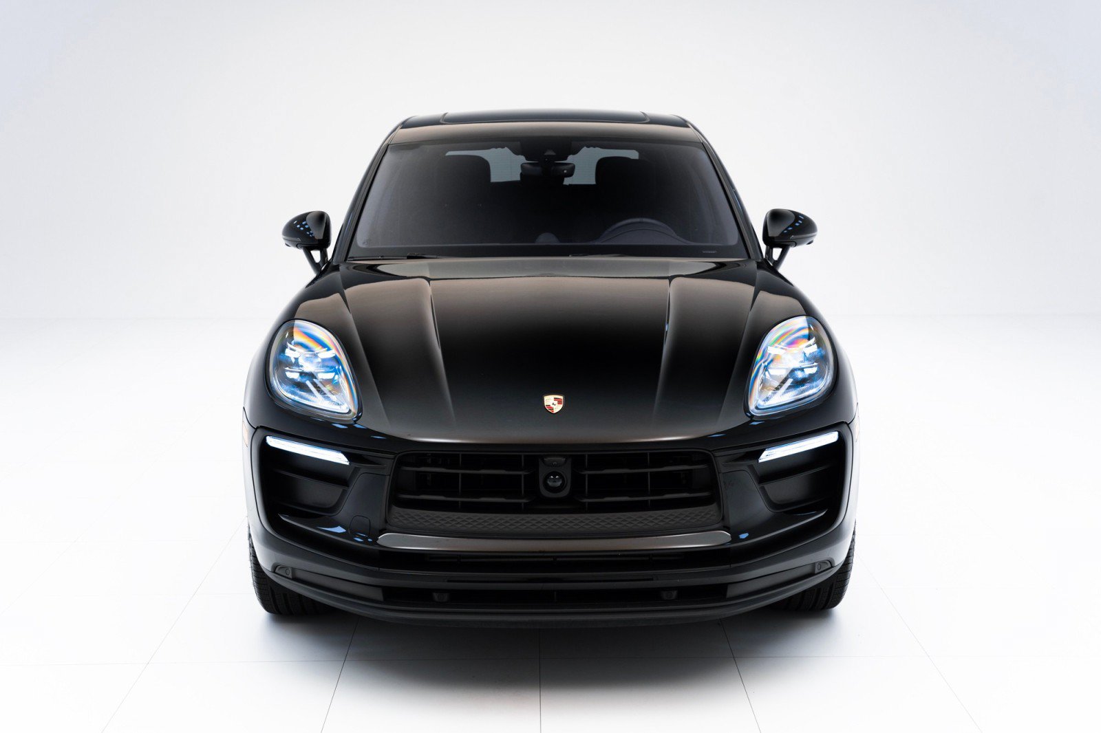 Certified 2024 Porsche Macan AWD/4WD image 6