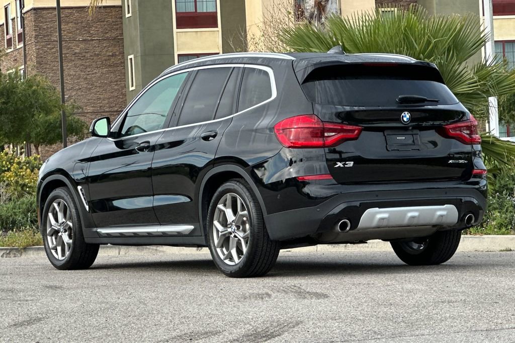 Used 2021 BMW X3 xDrive30e w/ Premium Package image 5
