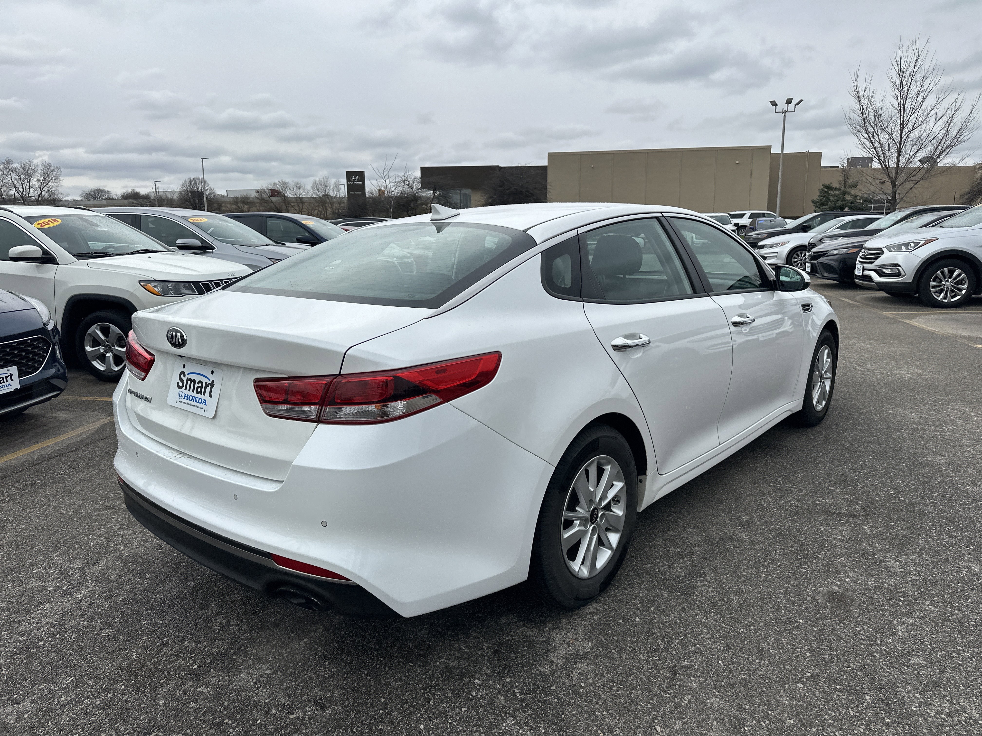 Used 2018 Kia Optima LX image 4