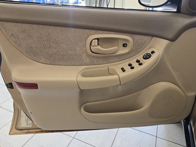 Used 1998 Oldsmobile Intrigue FWD image 13