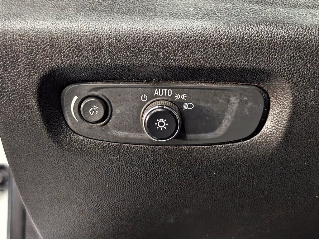 Used 2022 Chevrolet Traverse LT AWD/4WD image 51