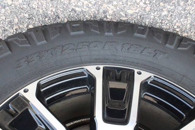 Used 2023 Nissan Titan SV AWD/4WD image 33
