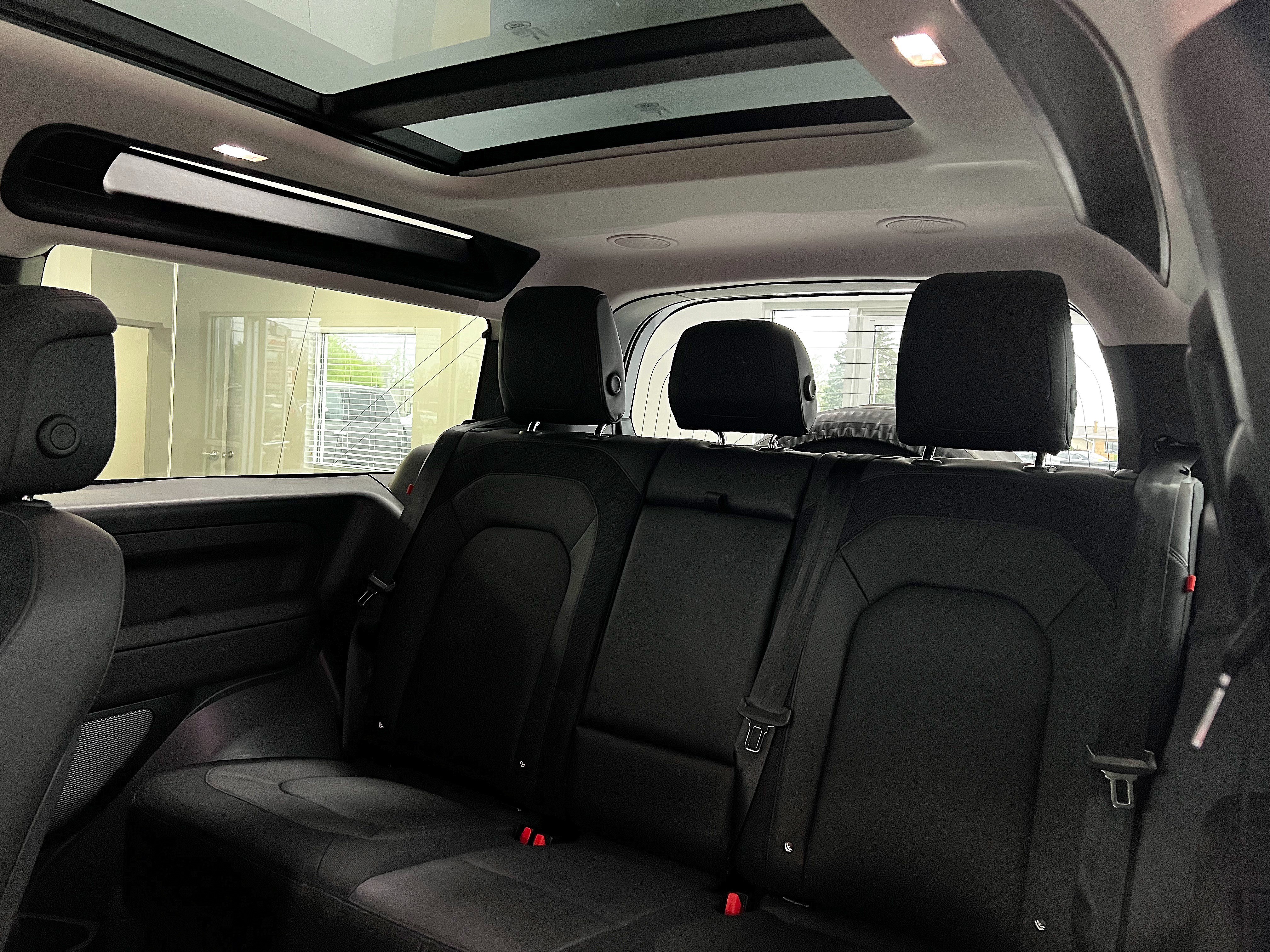 Used 2023 Land Rover Defender 90 X-Dynamic SE AWD/4WD image 20