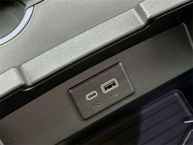 Used 2024 Chevrolet Suburban LT image 34