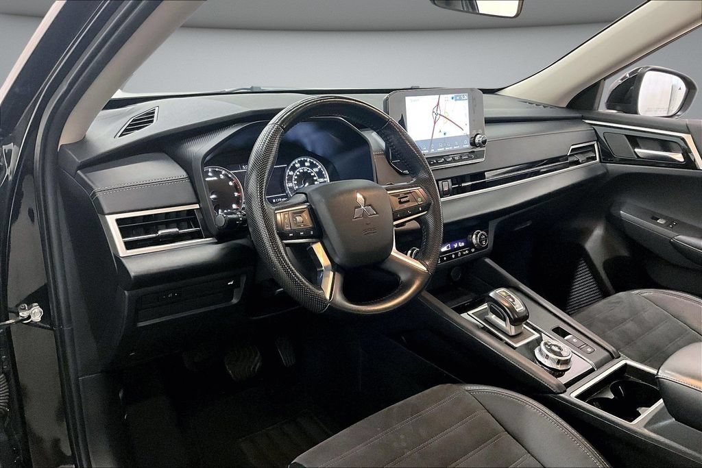 Used 2023 Mitsubishi Outlander SE Black Edition AWD/4WD image 17
