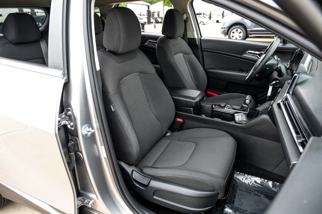 Used 2023 Kia Sportage LX AWD/4WD image 35